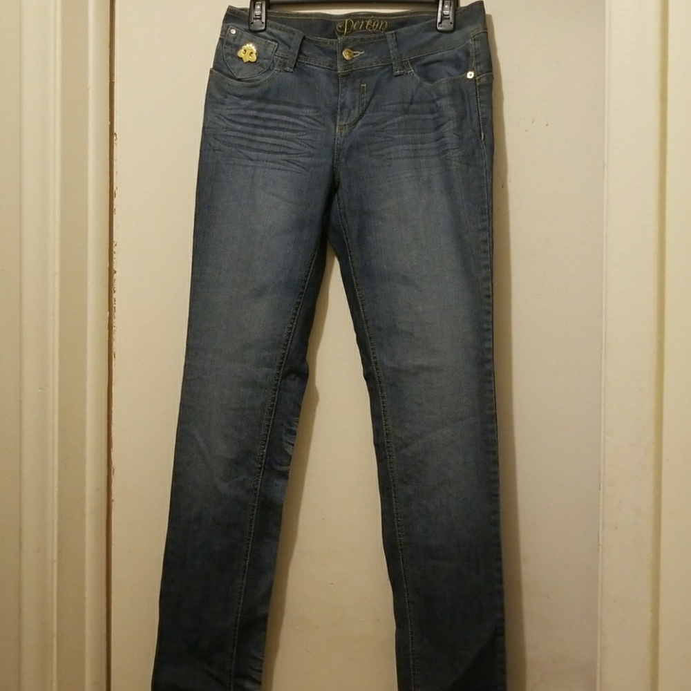 Denim blue Dereon jeans.